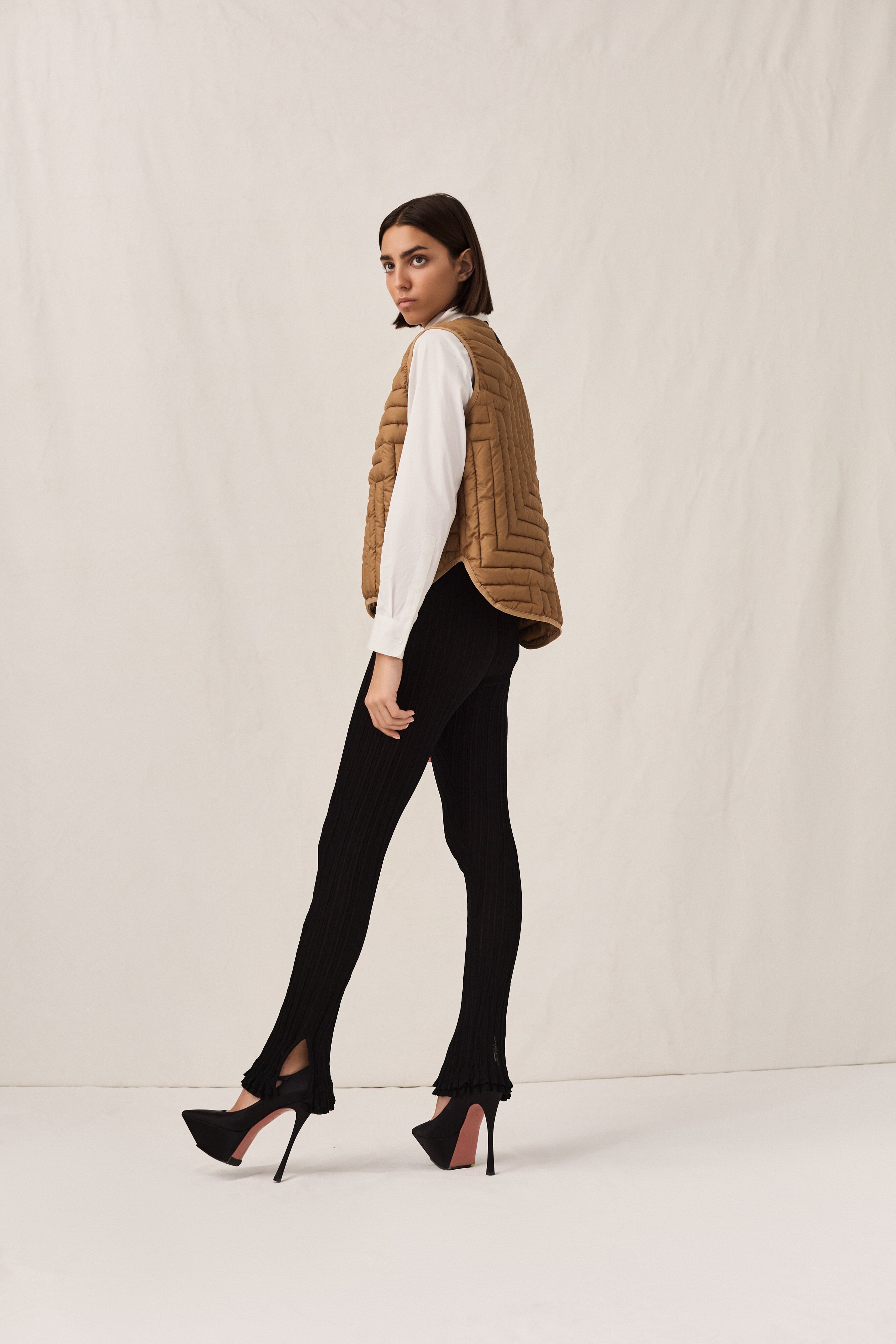 L Quilt Crop Vest Clay