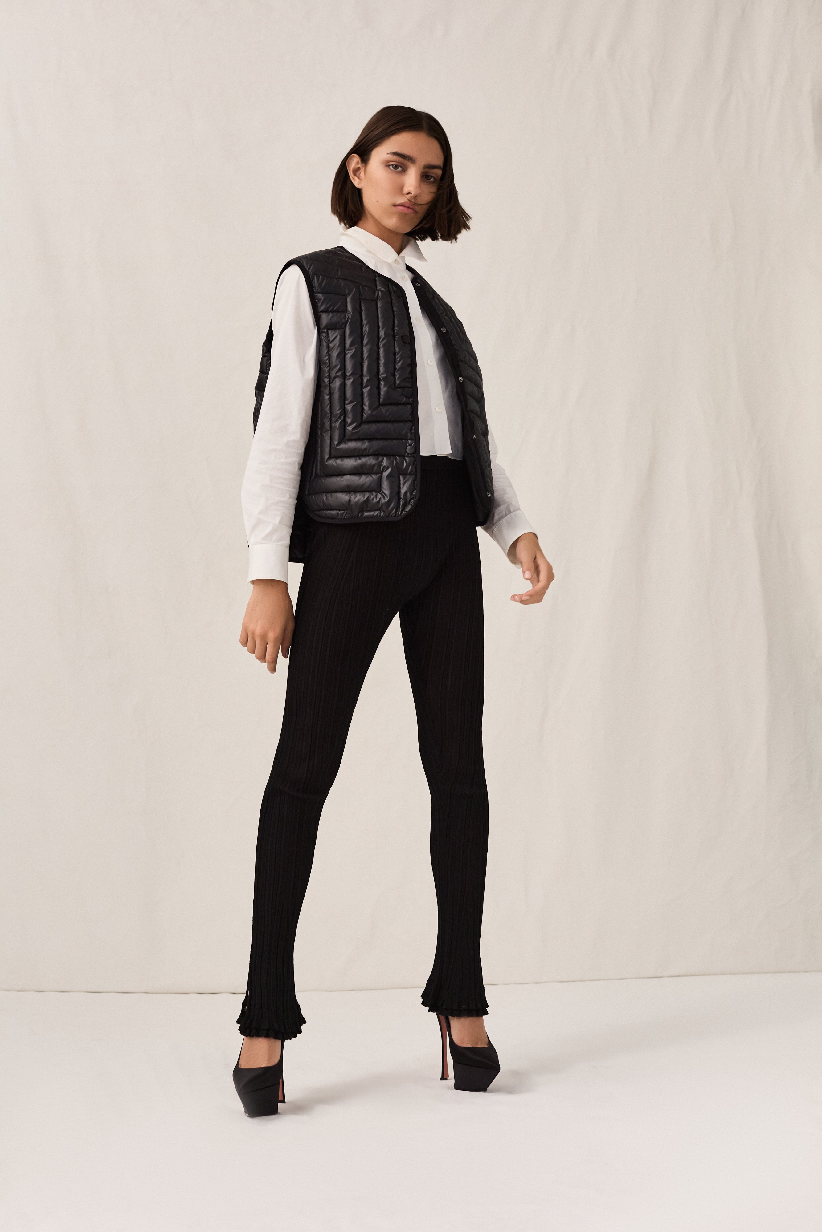 L Quilt Crop Vest Black