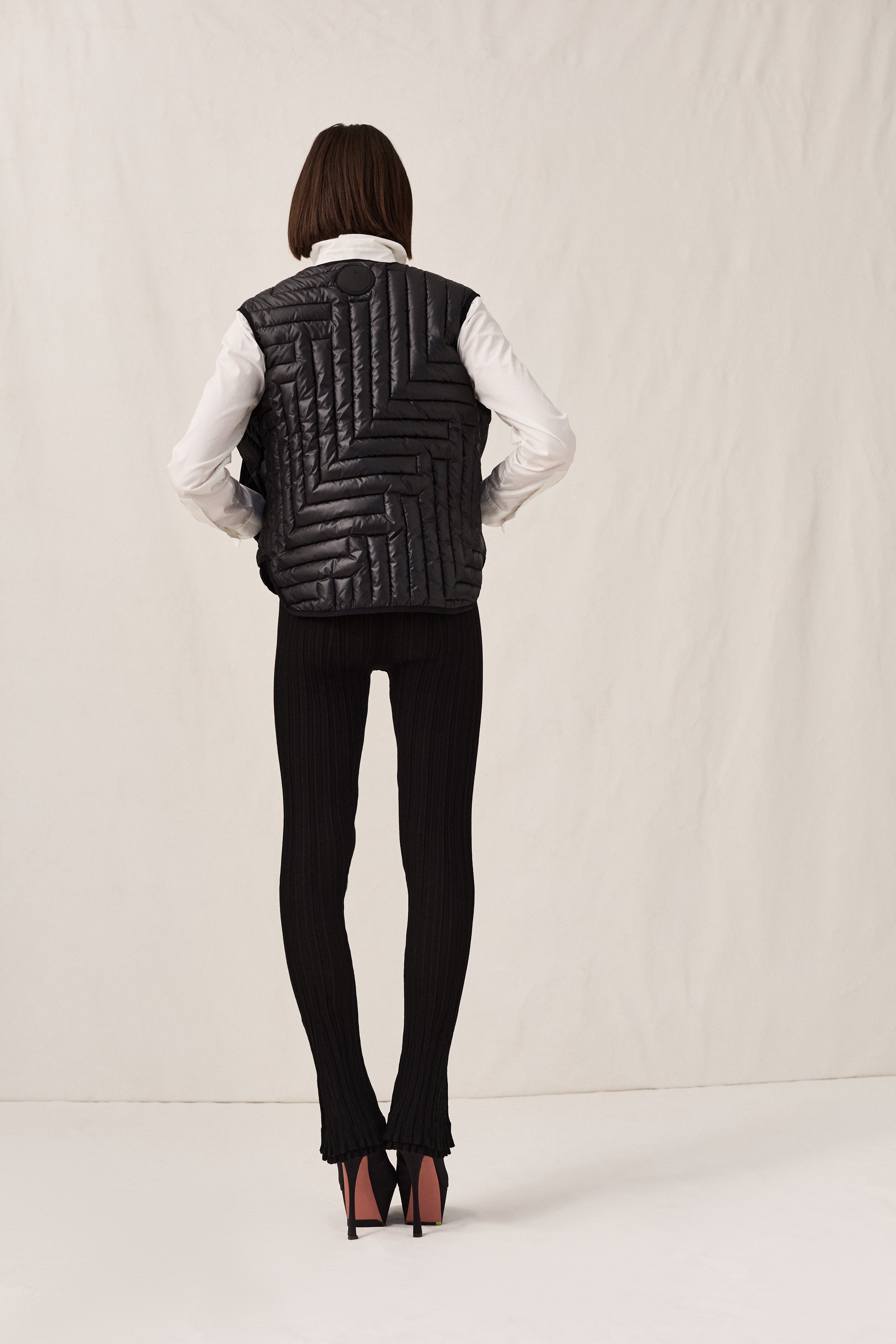 L Quilt Crop Vest Black