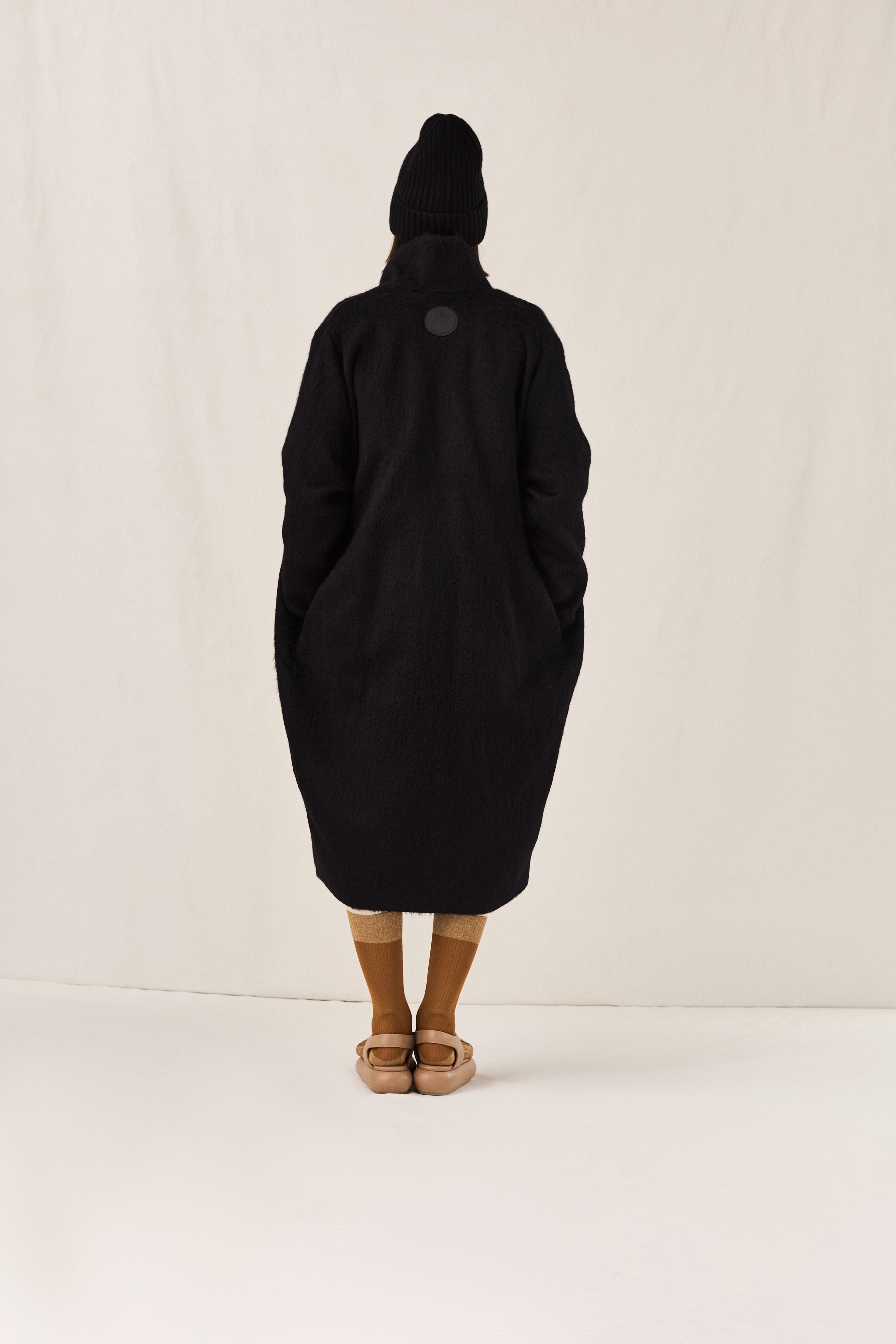 Mohair Curve Overcoat Black