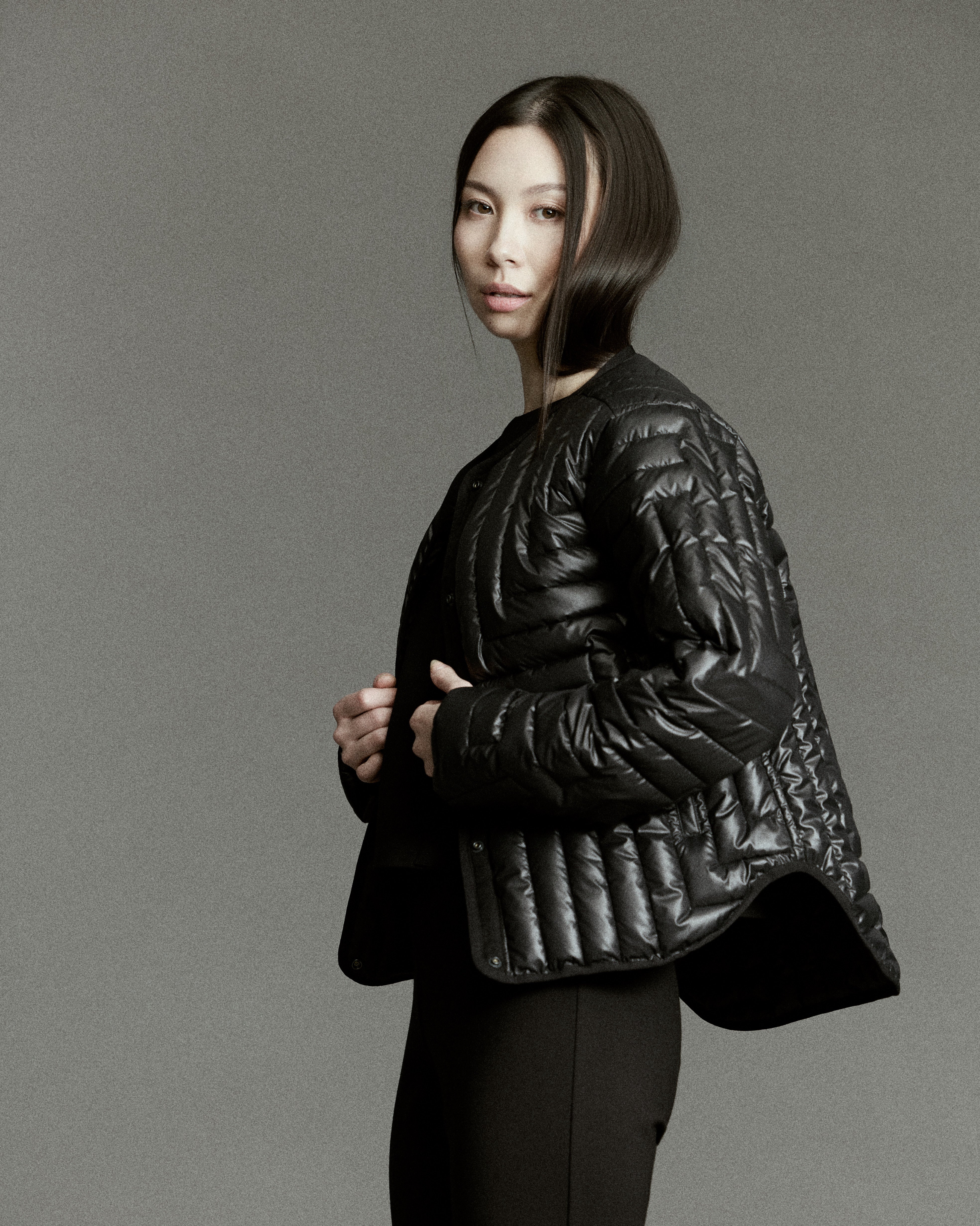 L Chev Bomber Reversible in Black & Black Matte
