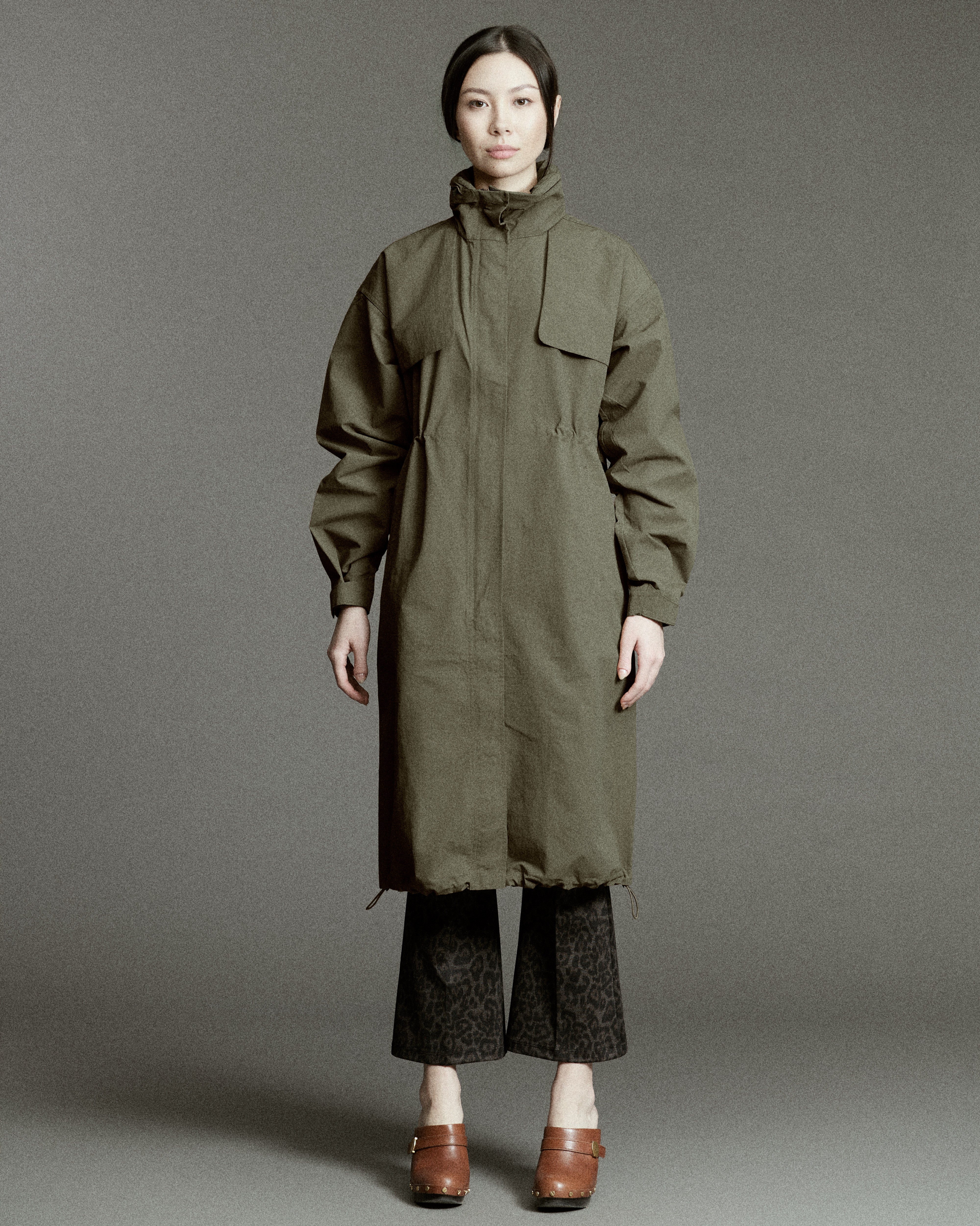 Cinch Raincoat in Khaki