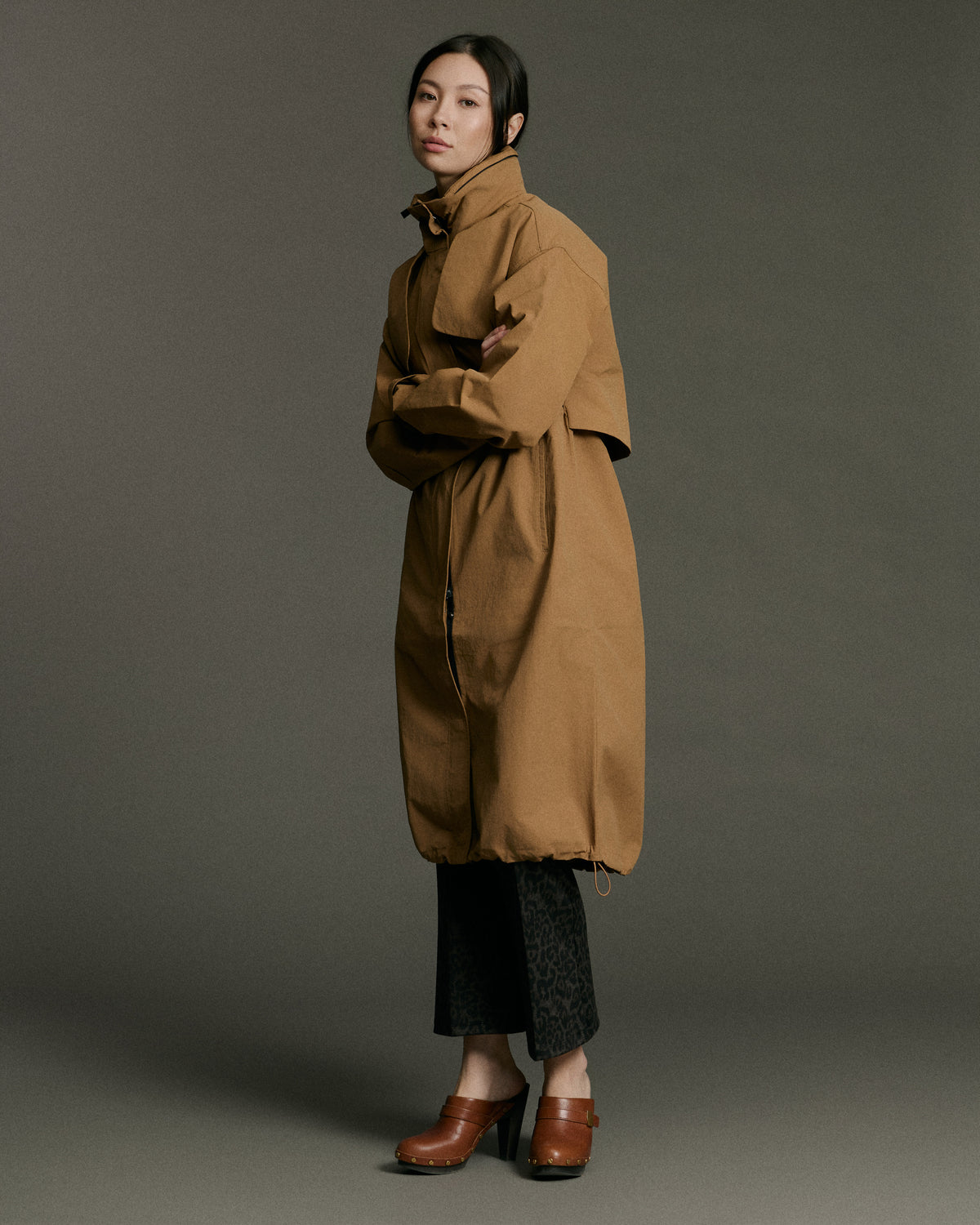 Cinch Raincoat | Beige