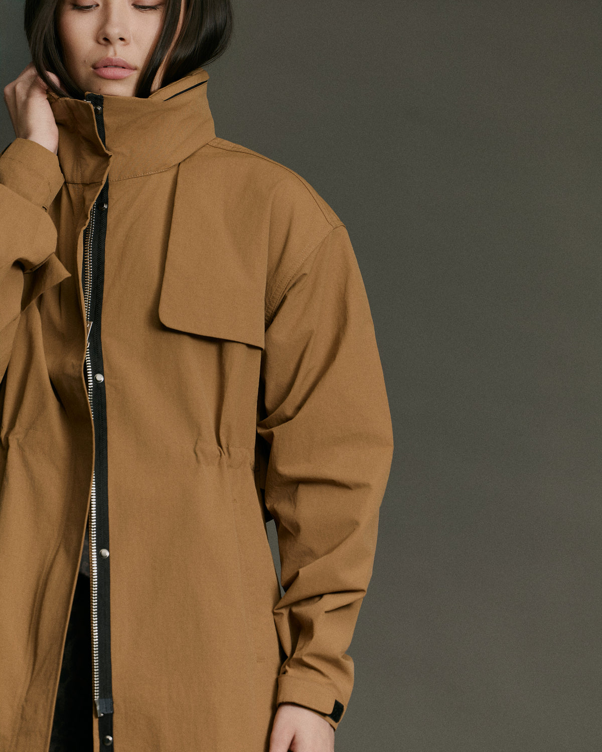 Cinch Raincoat | Beige