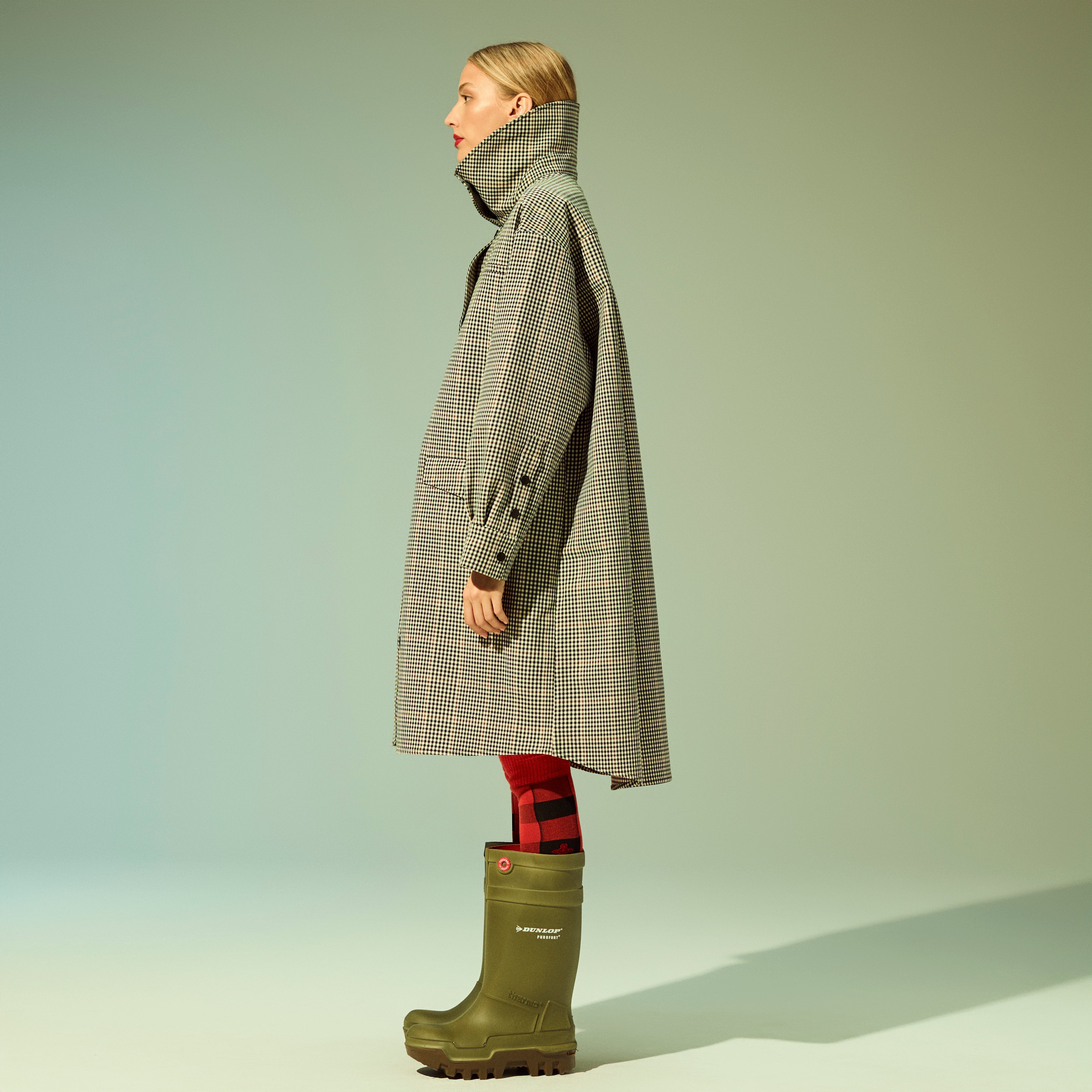 Waterproof Boomerang Trench in Plaid