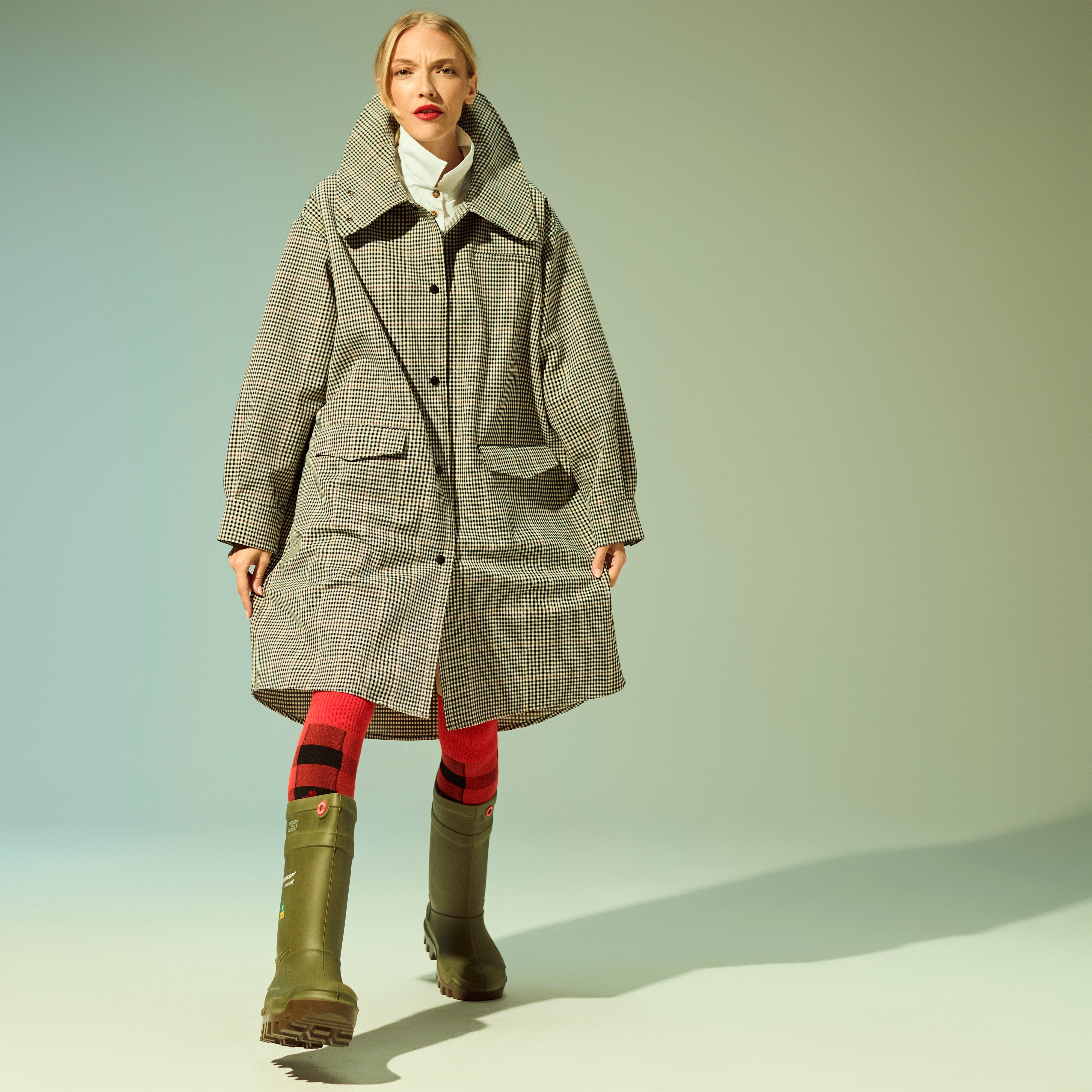 Waterproof Boomerang Trench in Plaid