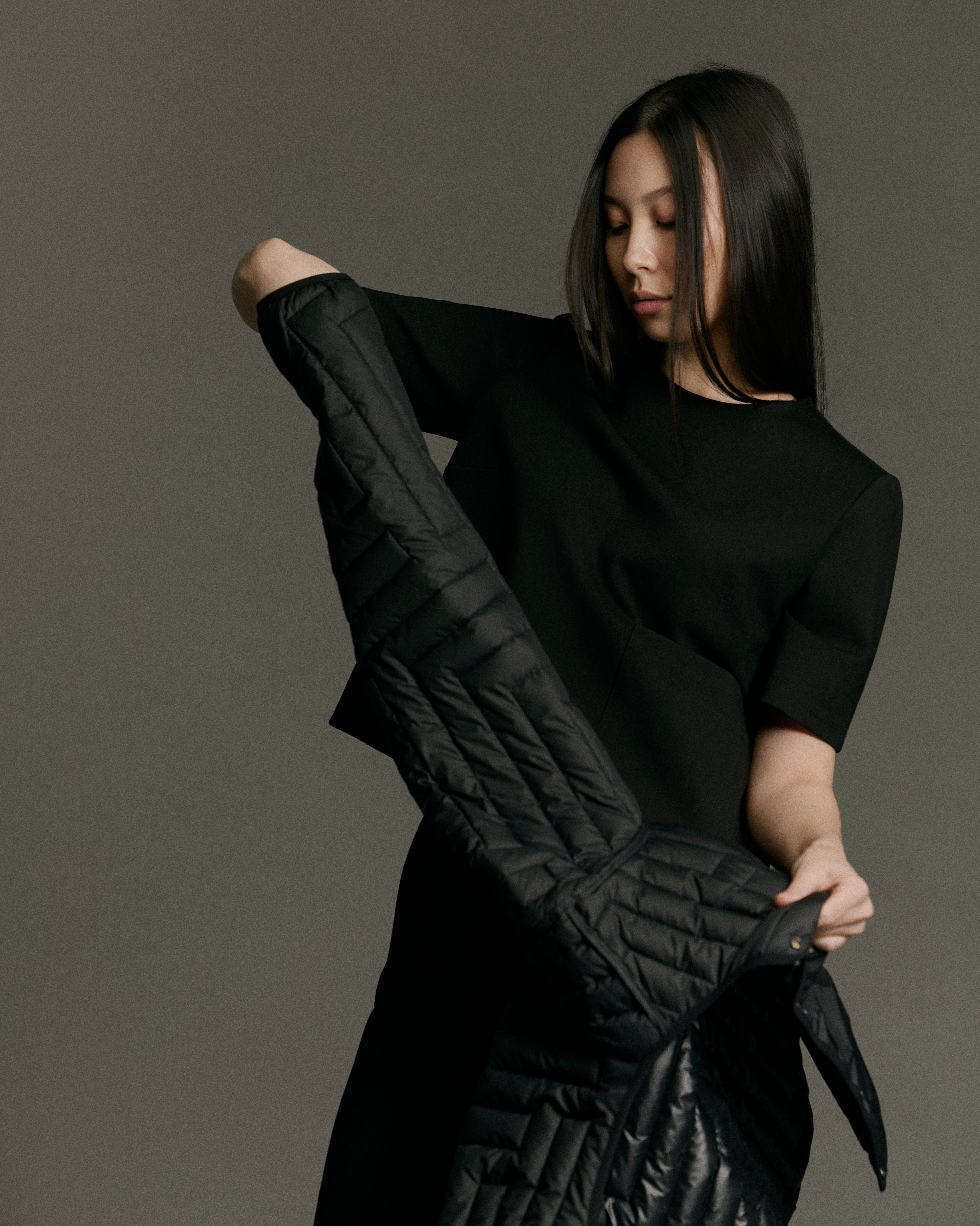 L Chev Bomber Reversible | Black & Black Matte