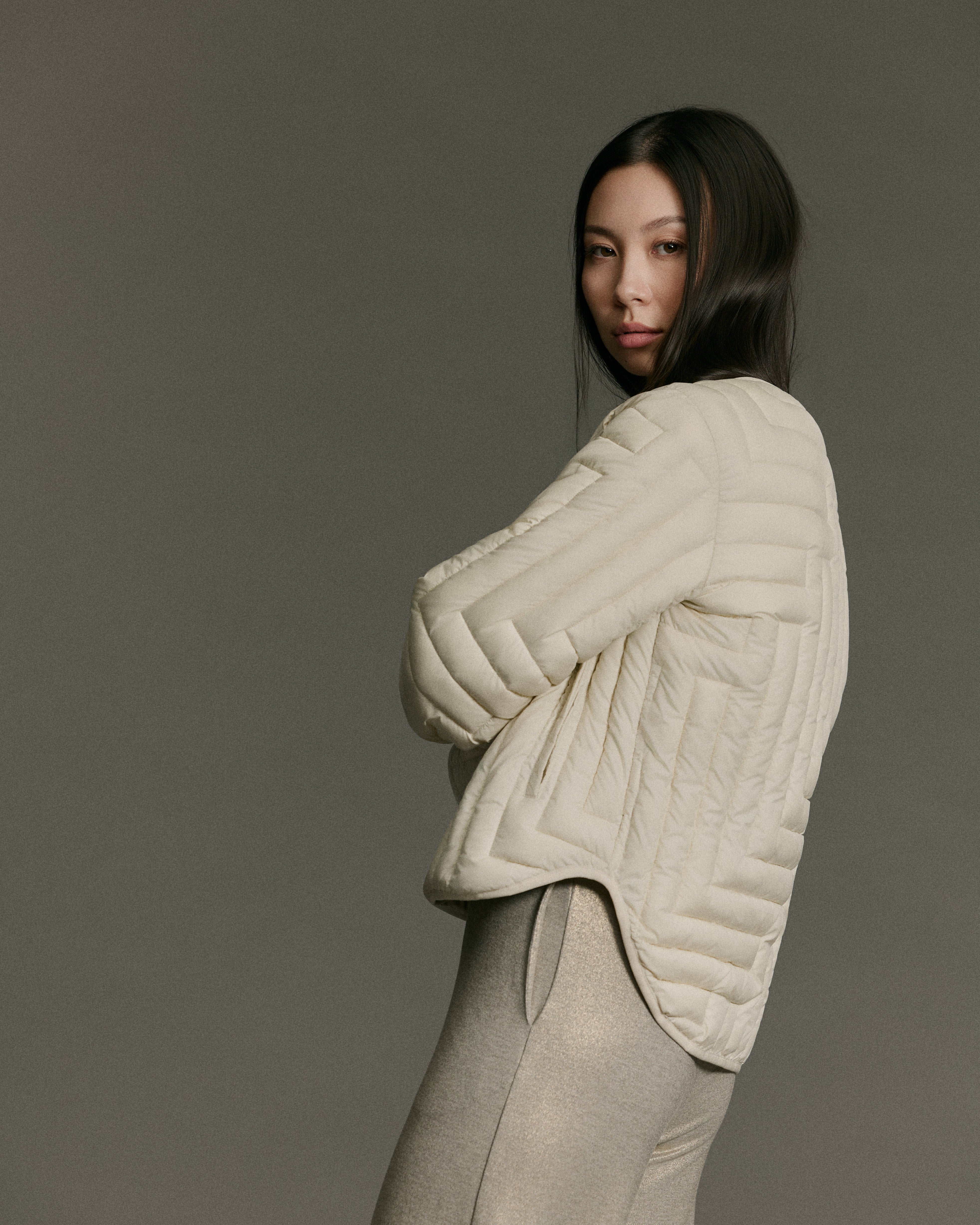 L Chev Bomber Reversible | Warm White & Putty
