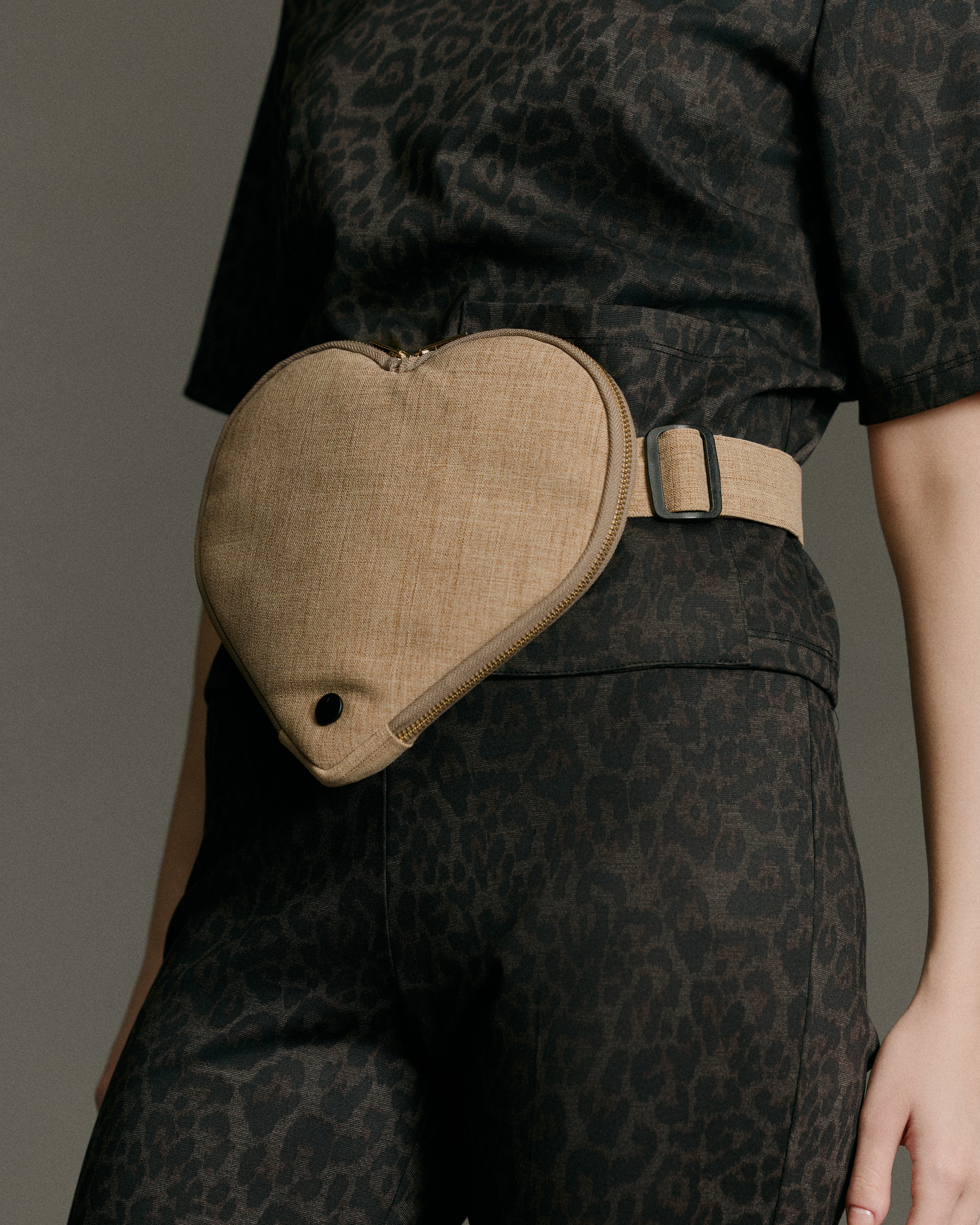 Slub Canvas Heart Cross Body Bag F26