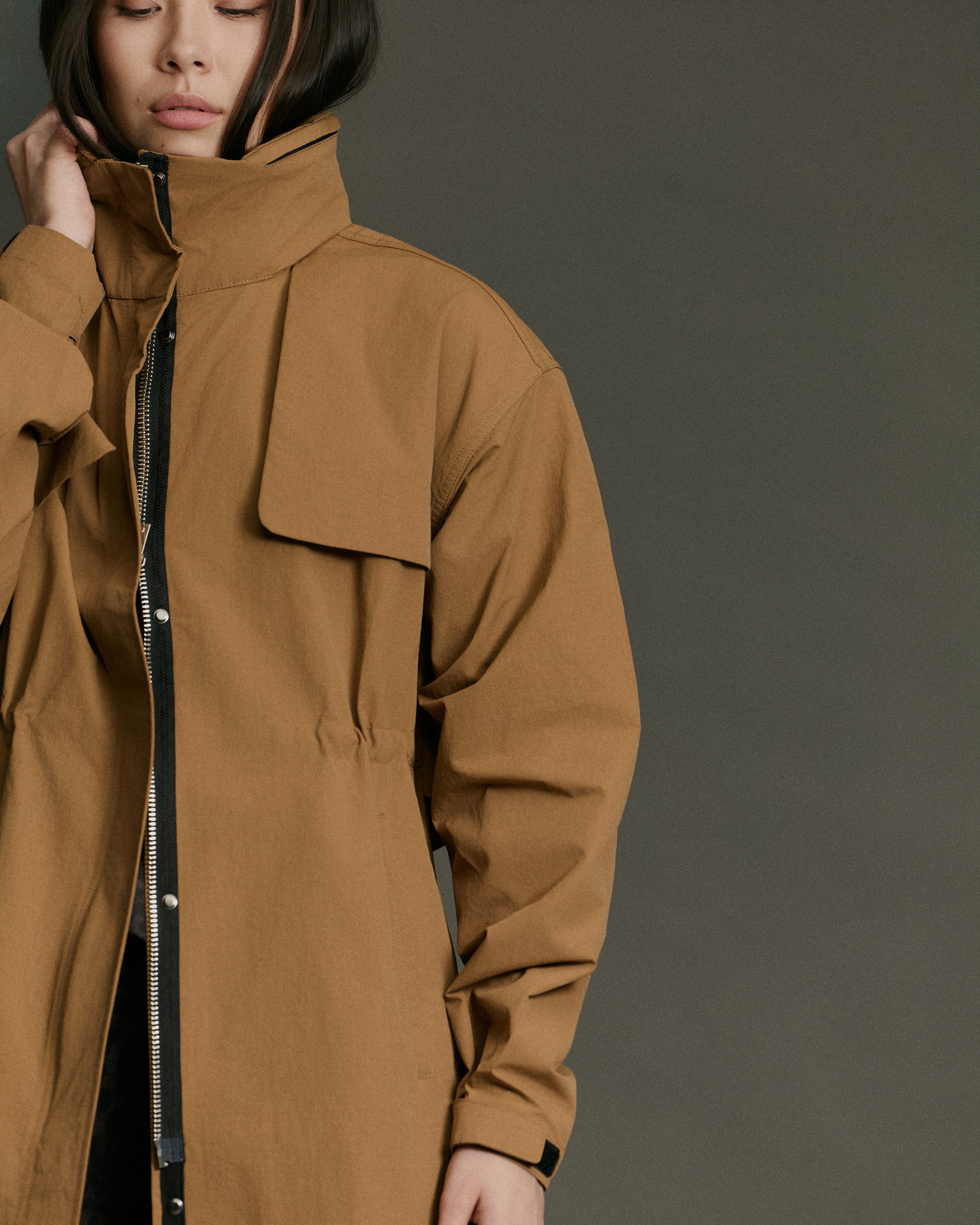 Cinch Raincoat | Beige