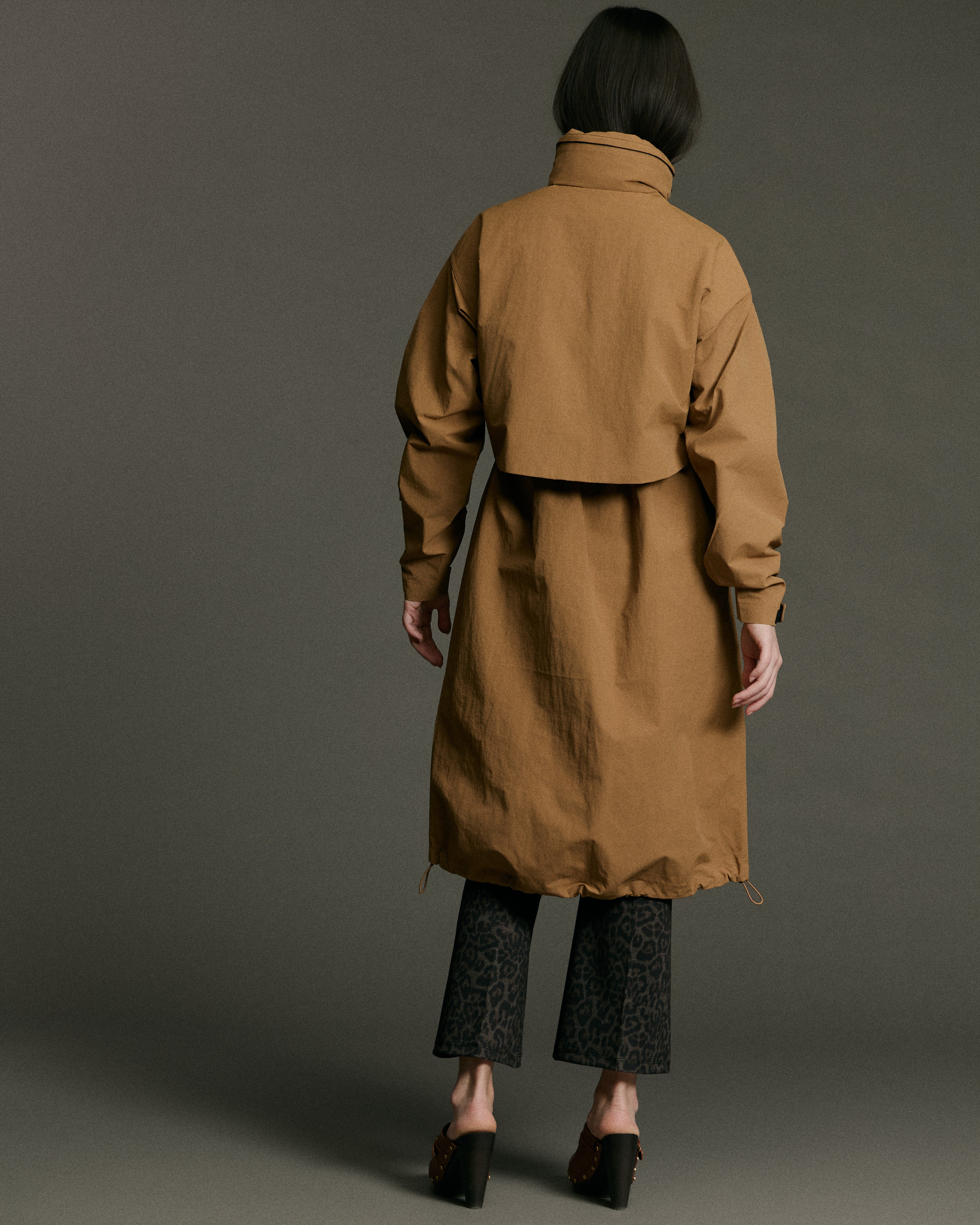 Cinch Raincoat | Beige